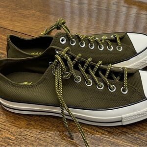 NWOT RARE Converse Green Canvas Shoes